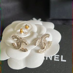 Chanel earring